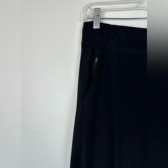 Athleta Mid Rise Brooklyn Black Jogger Pants Pockets Outdoor Women’s Sz 4P - Picture 7 of 8
